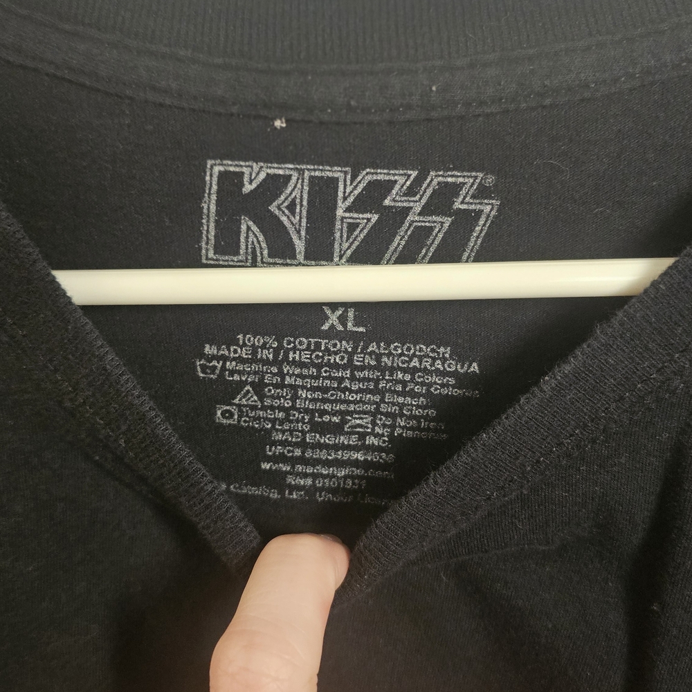 Kiss Black Tee with Band Graphic - Picture 3 of 3